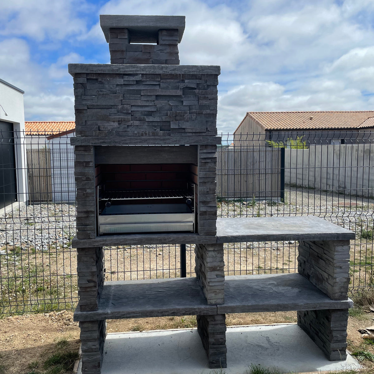 Montara 40 – Barbacoa de piedra artificial imitación pizarra con parrilla de 60 cm y fregadero de acero inoxidable