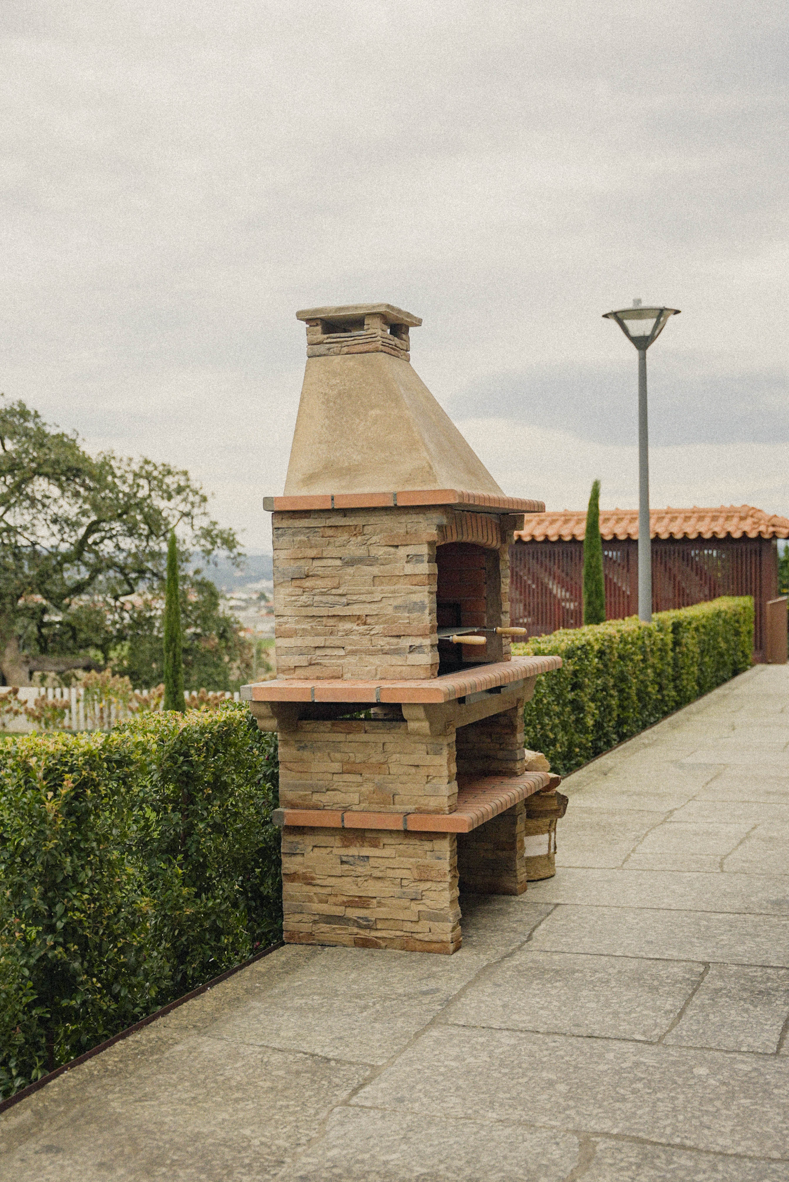 Barbacoa de Piedra Rivieira XL – Modelo 421 | Gran Hogar 83 cm