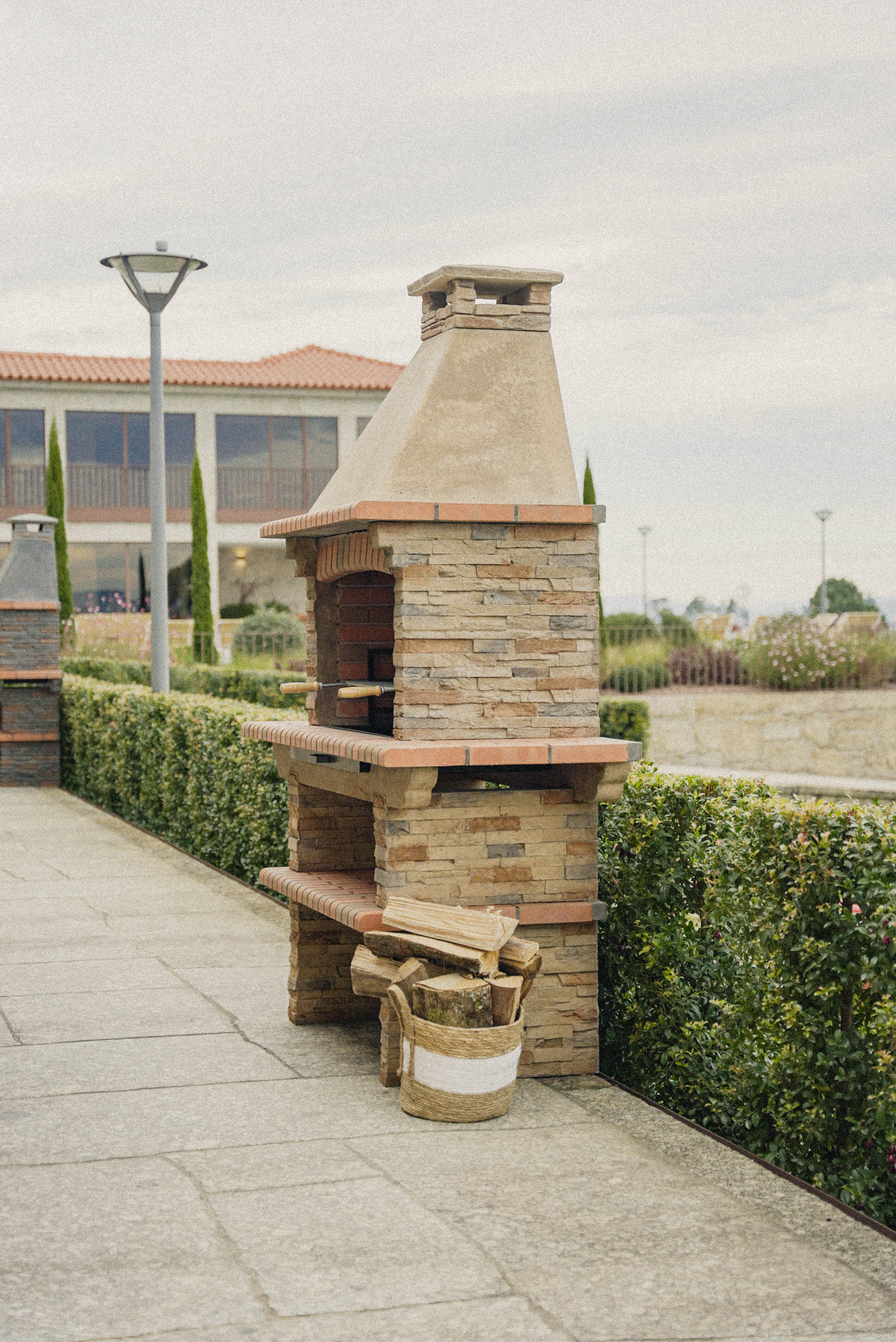 Barbacoa de Piedra Rivieira XL – Modelo 421 | Gran Hogar 83 cm