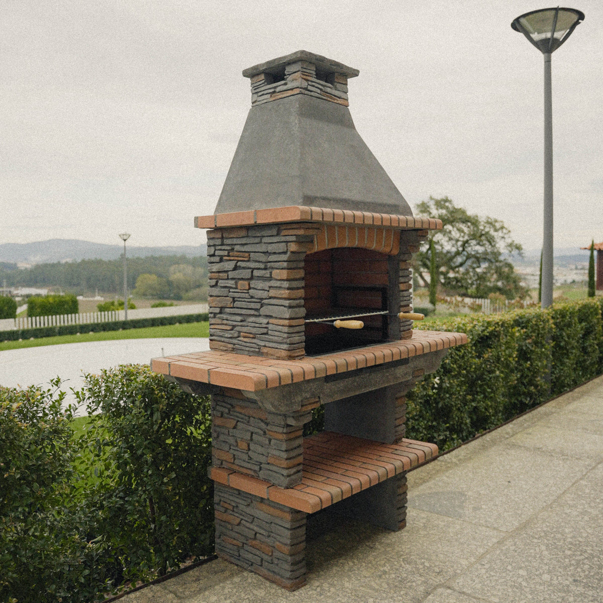 Barbacoa RIVIERA 402 – Piedra reconstituida, chimenea, leña/carbón